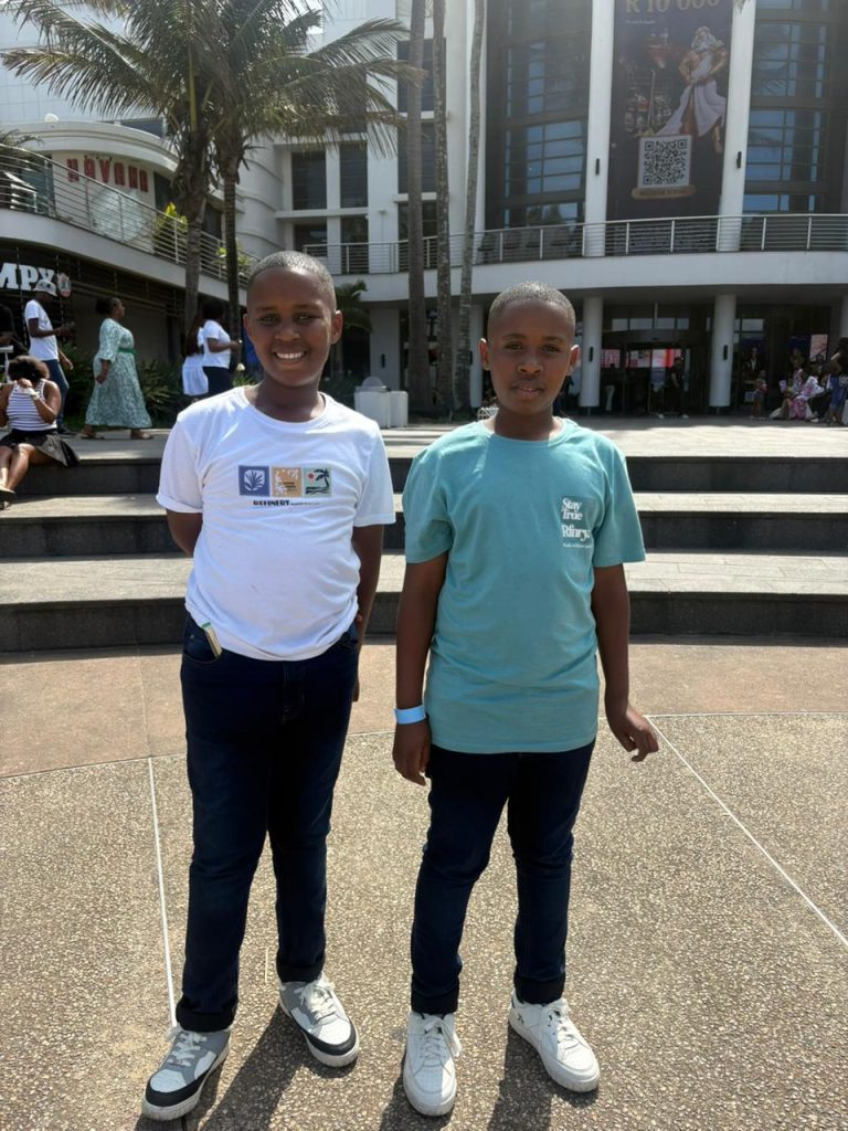 Sabela-Twins