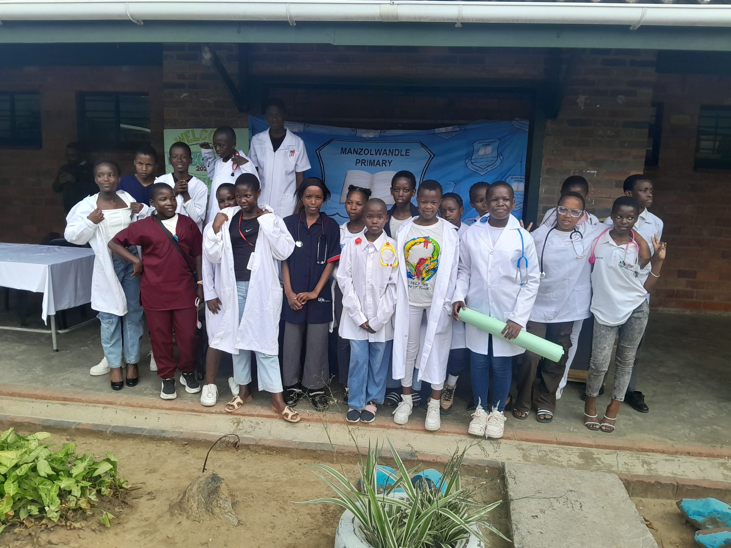 Grade 7 learners dressed as doctors
