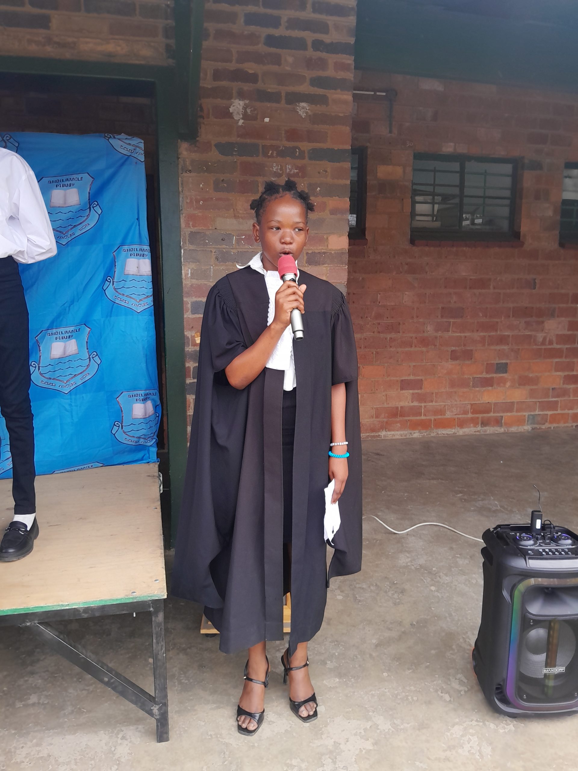 Nompilo Dlamini presenting her research on becoming a judge